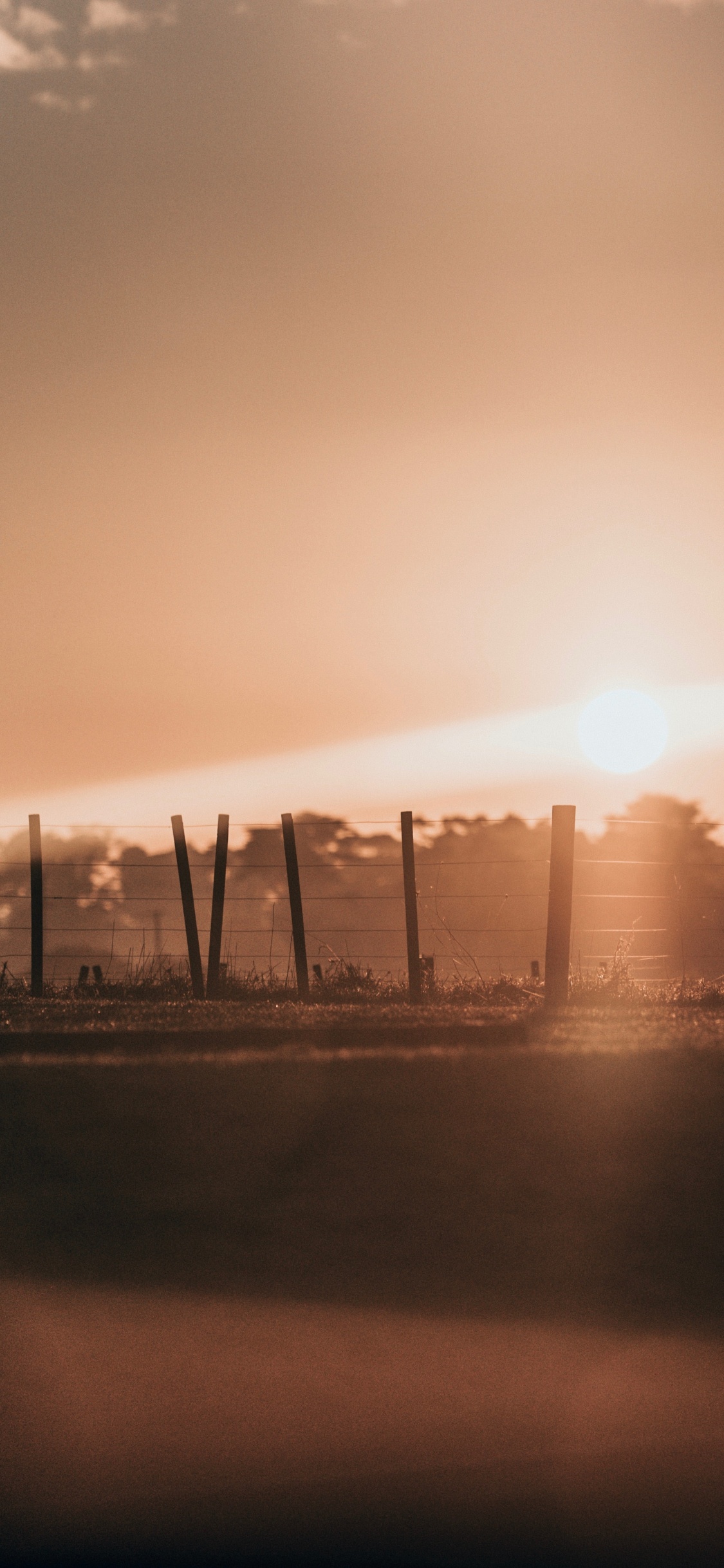 Horizont, Gebäude, Sonnenuntergang, Atmosphäre, Abend. Wallpaper in 1125x2436 Resolution
