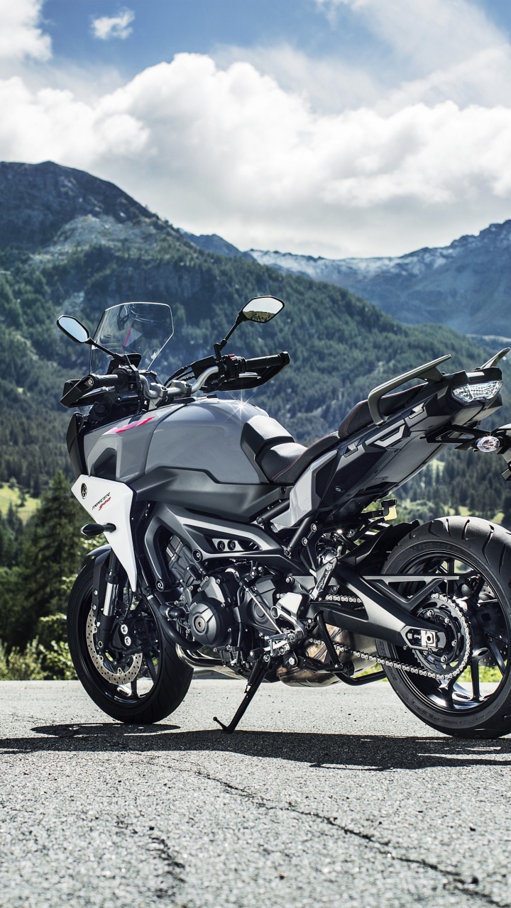 Black and Gray Sports Bike on Gray Asphalt Road During Daytime. Wallpaper in 720x1280 Resolution