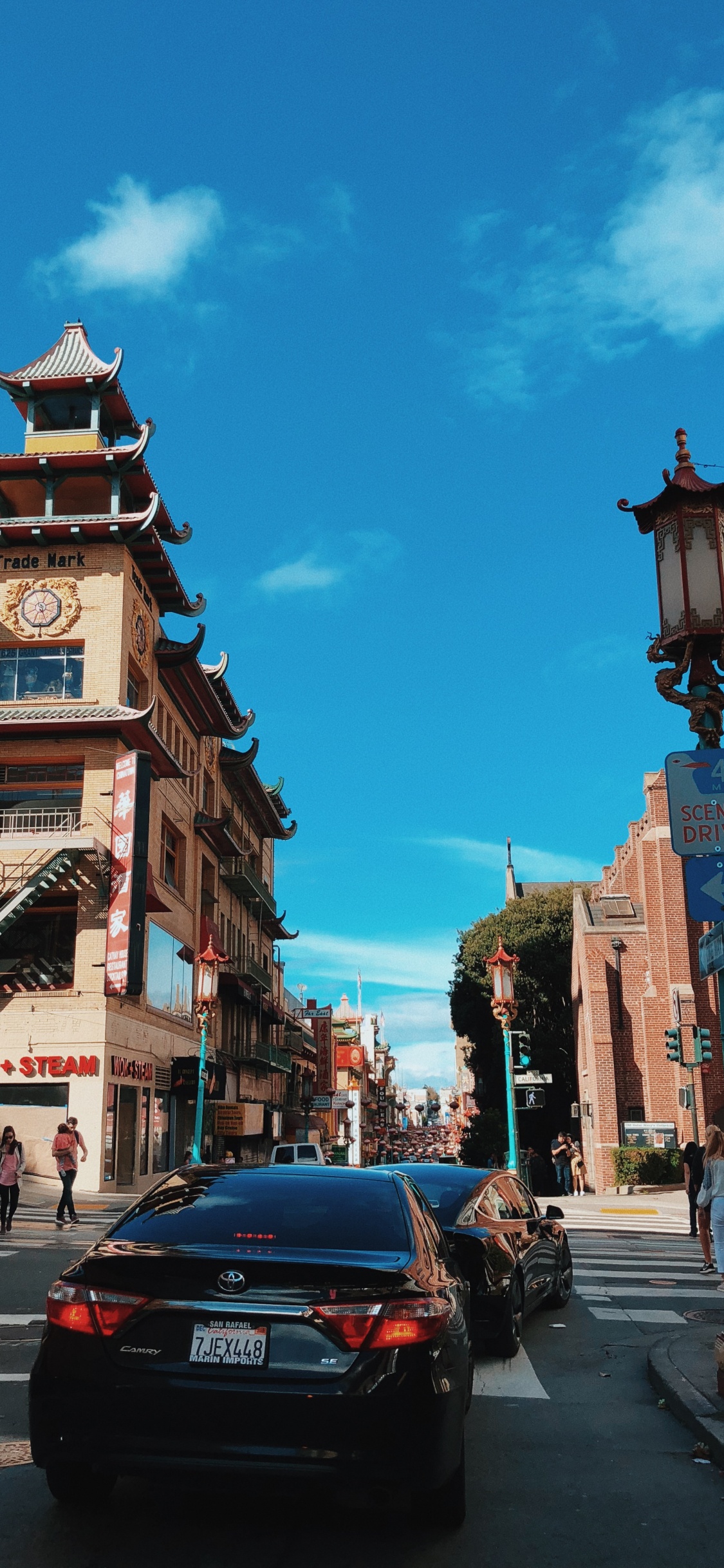 King, Road, Town, Street, Neighbourhood. Wallpaper in 1125x2436 Resolution