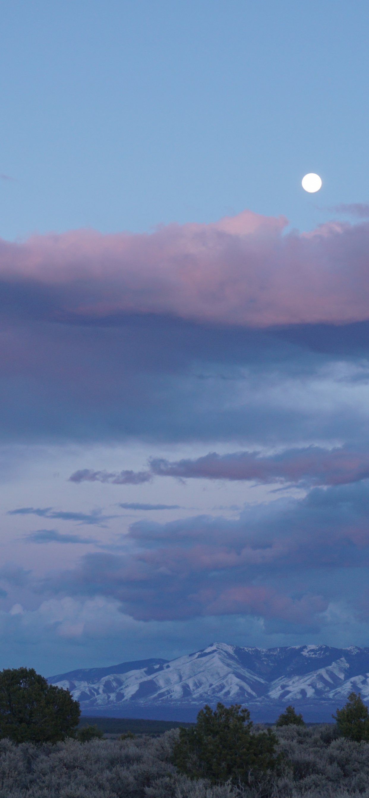 Puesta, Azul, Highland, Noche, Ambiente. Wallpaper in 1242x2688 Resolution