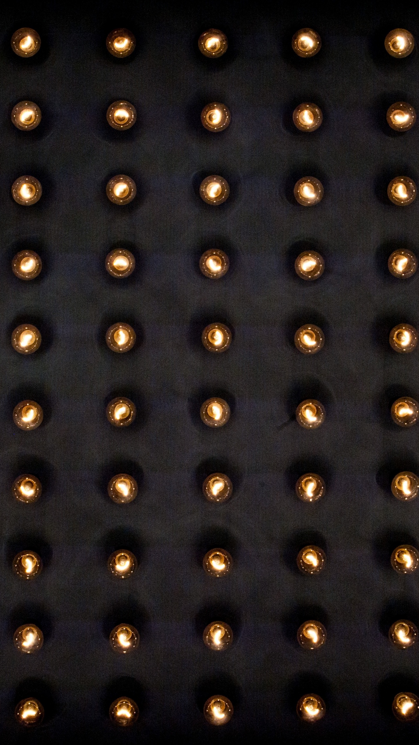 Blau-weiß Gepunktetes Textil. Wallpaper in 1440x2560 Resolution