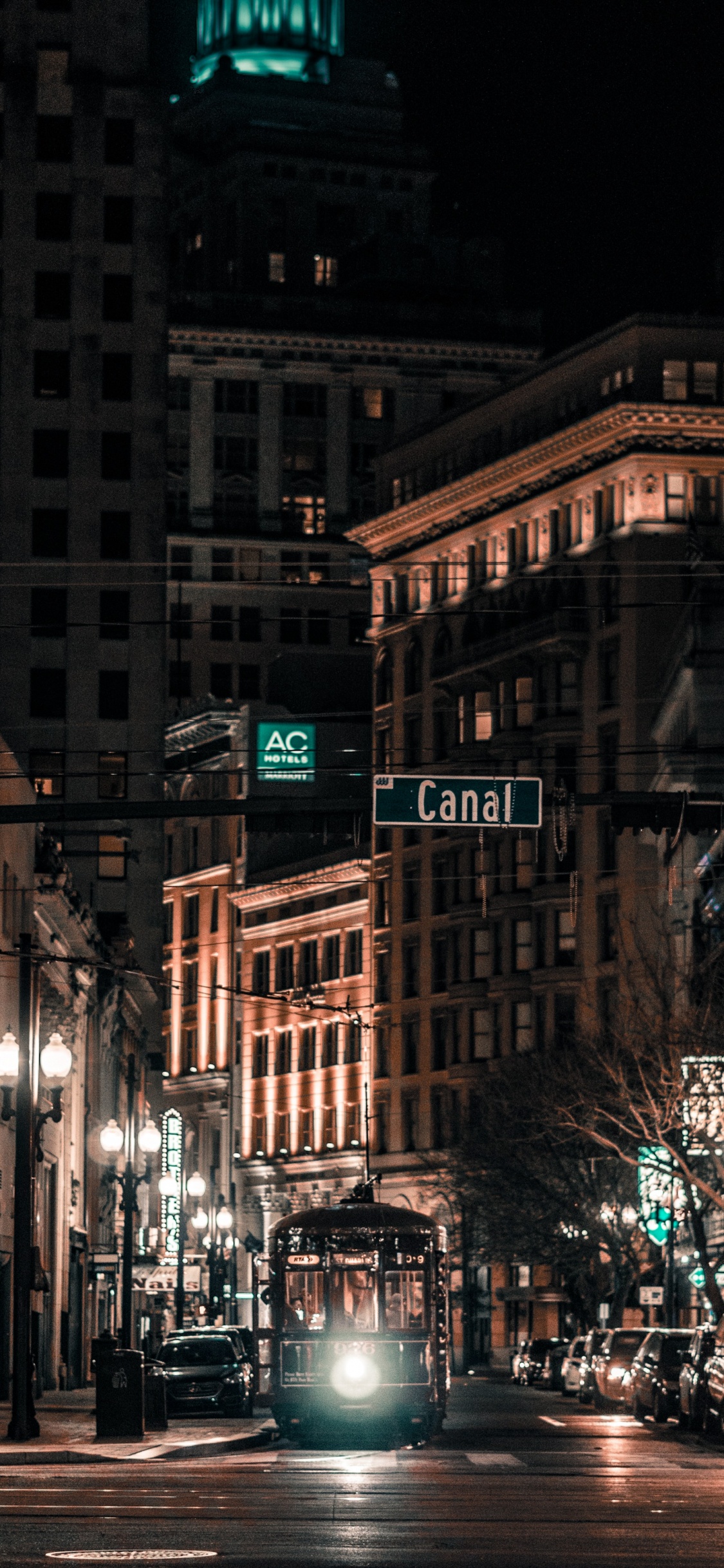 Nueva Orleans, Edificio, Ventana, Luz, la Luz de Calle. Wallpaper in 1125x2436 Resolution