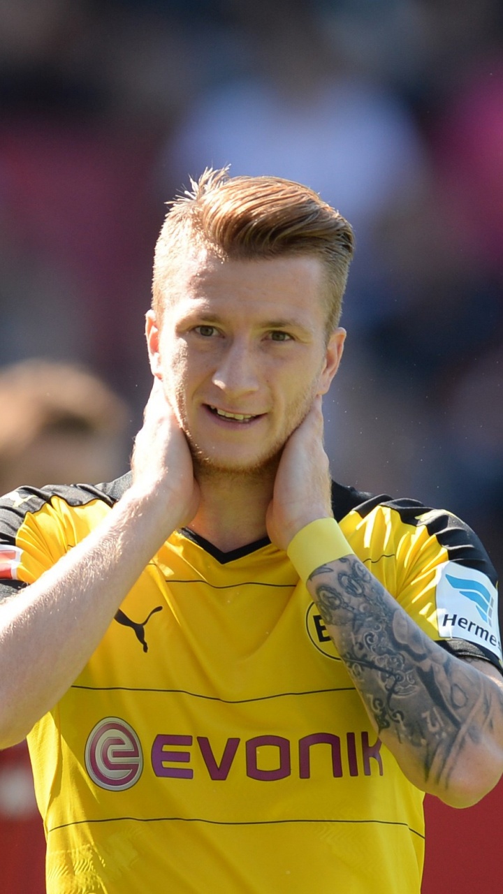 Man in Yellow Adidas Soccer Jersey. Wallpaper in 720x1280 Resolution