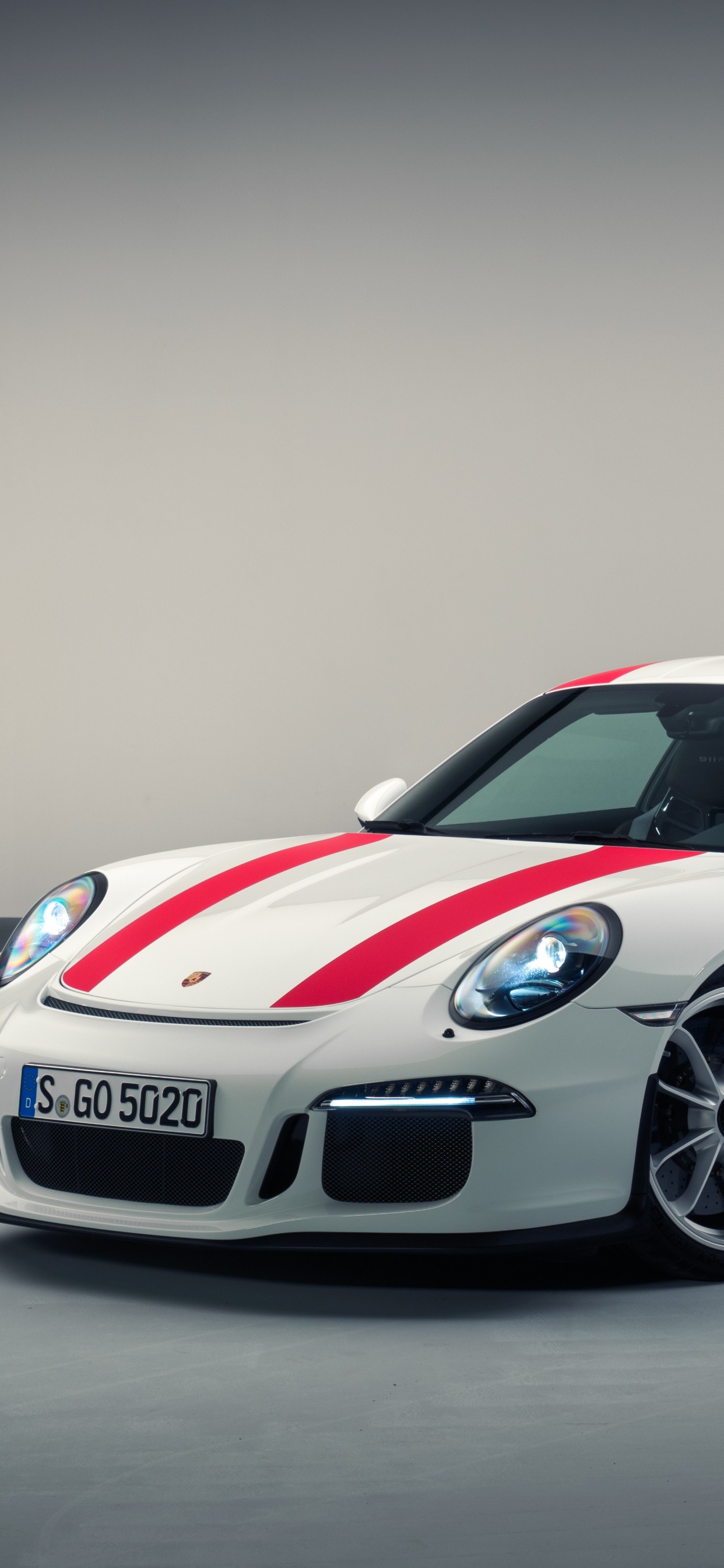 Weißer Und Roter Porsche 911. Wallpaper in 1242x2688 Resolution
