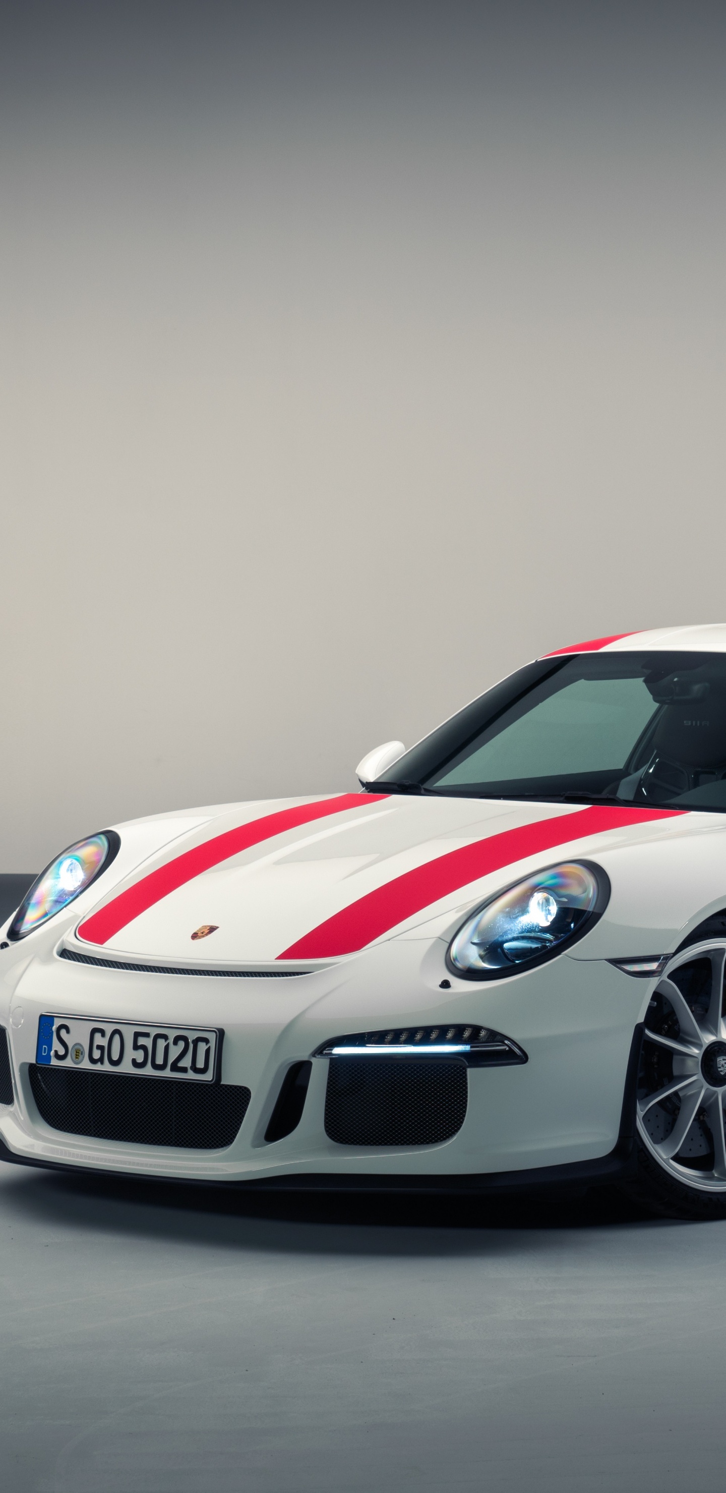 White and Red Porsche 911. Wallpaper in 1440x2960 Resolution