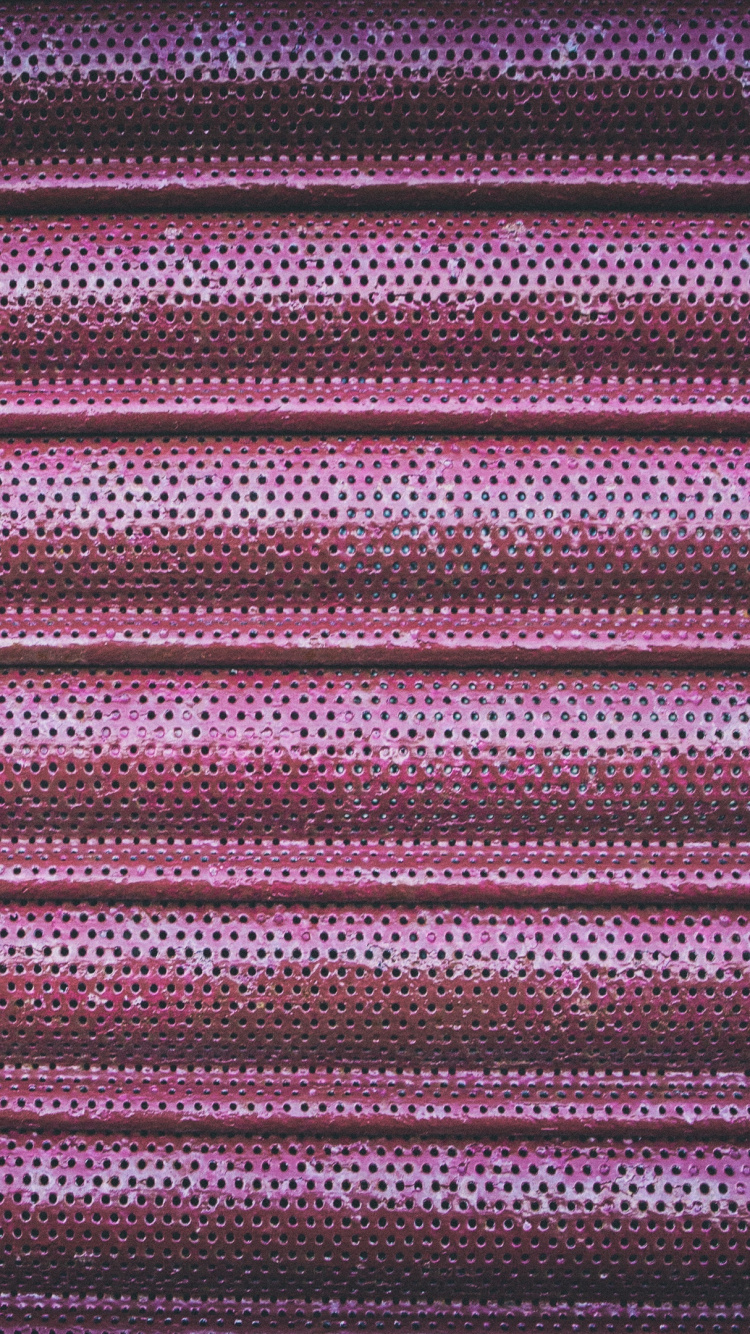 Lila Und Schwarz Gestreiftes Textil. Wallpaper in 750x1334 Resolution
