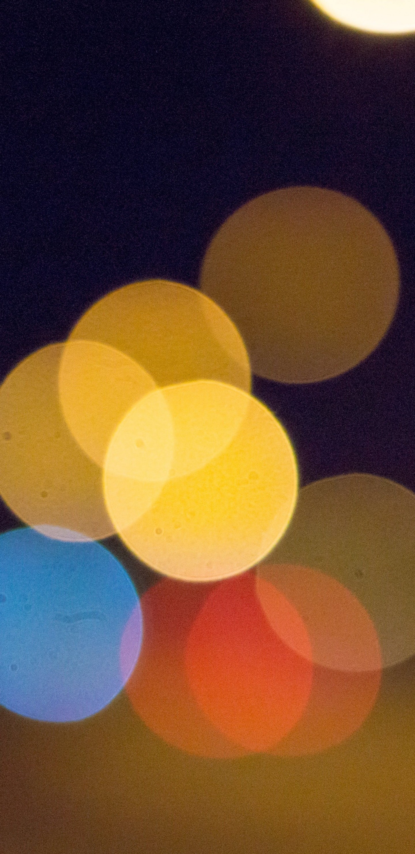 Luces Bokeh Amarillas y Blancas. Wallpaper in 1440x2960 Resolution