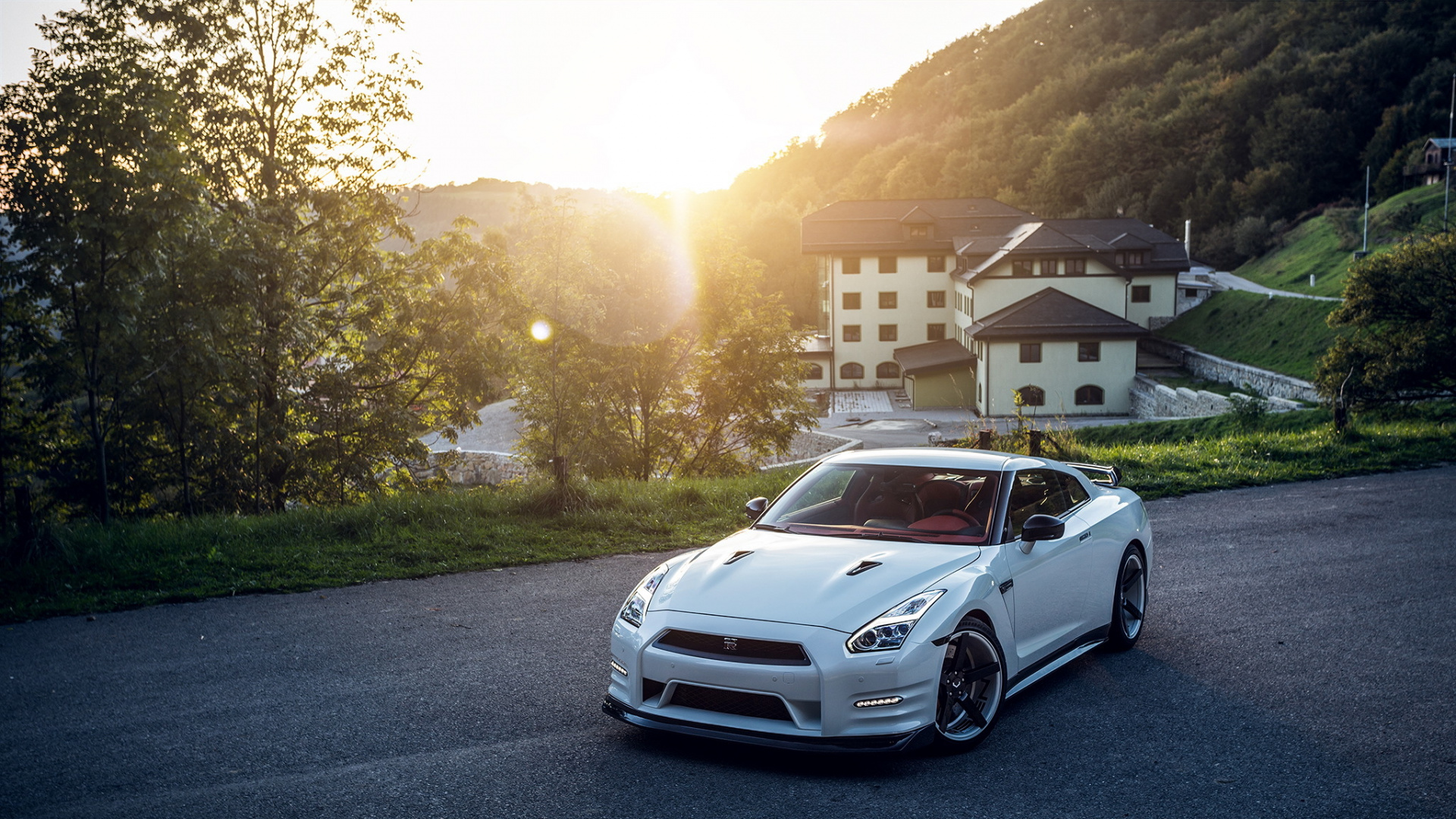 Weißer Bmw m 3 Tagsüber Unterwegs. Wallpaper in 1920x1080 Resolution