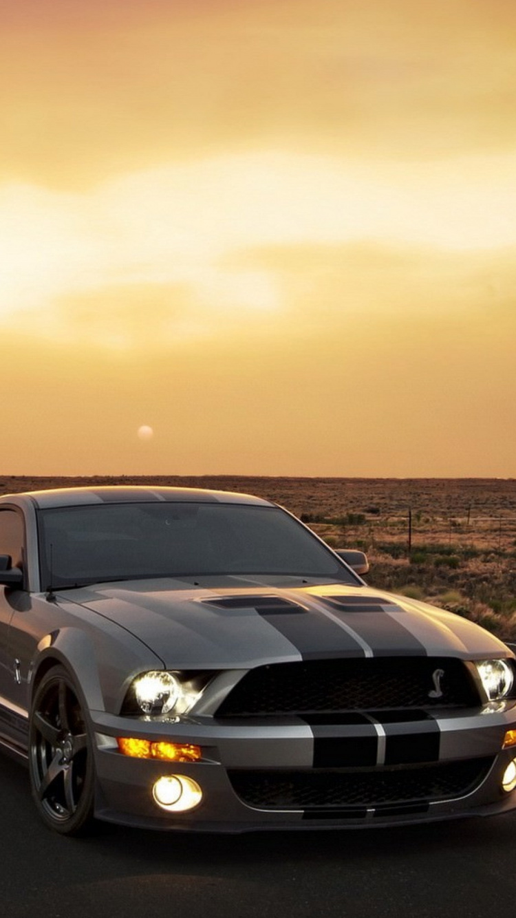 Mercedes Benz Coupe Negro en la Carretera Durante el Día. Wallpaper in 750x1334 Resolution