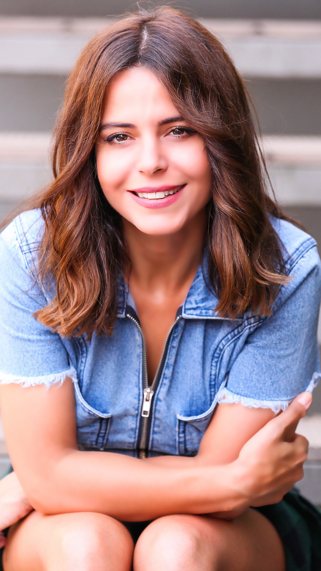 Cheveu, Séance, Beauté, Denim, Sourire. Wallpaper in 1080x1920 Resolution