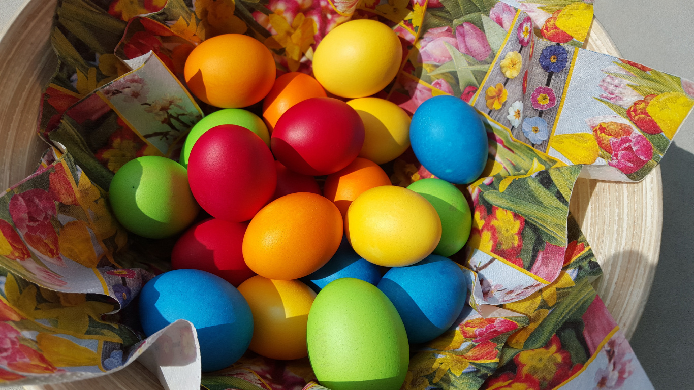 Easter Bunny, Easter Egg, Easter, Egg, Colorfulness. Wallpaper in 1366x768 Resolution