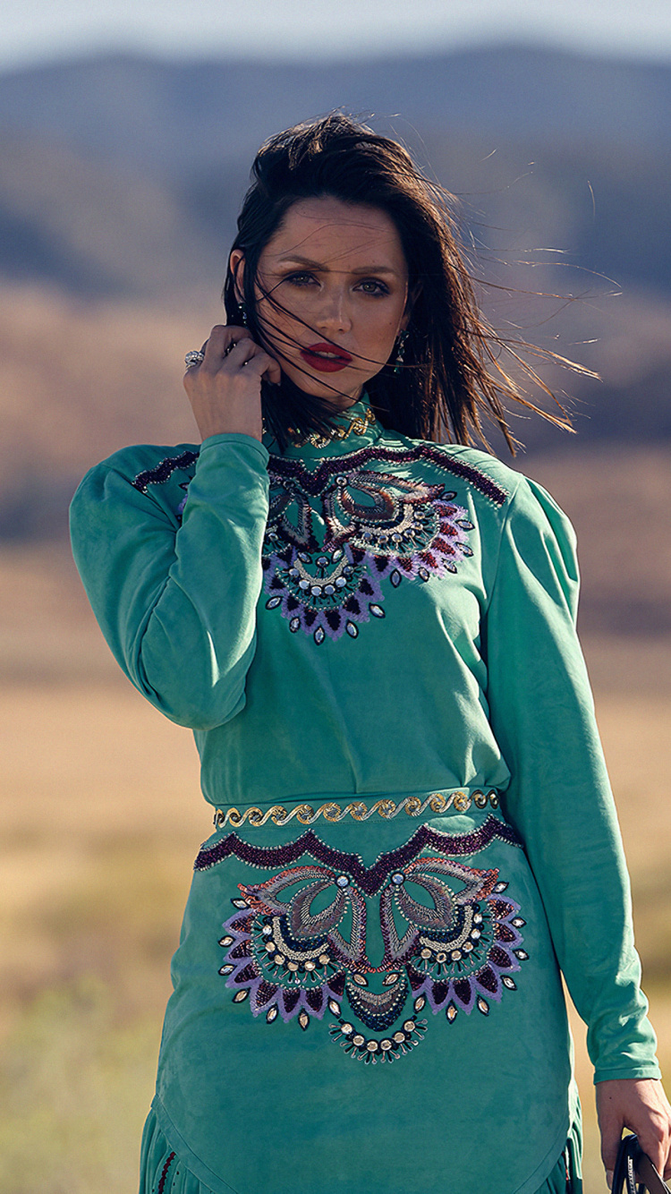 Ana de Armas, Blade Runner, Actor, Natural Environment, Street Fashion. Wallpaper in 750x1334 Resolution