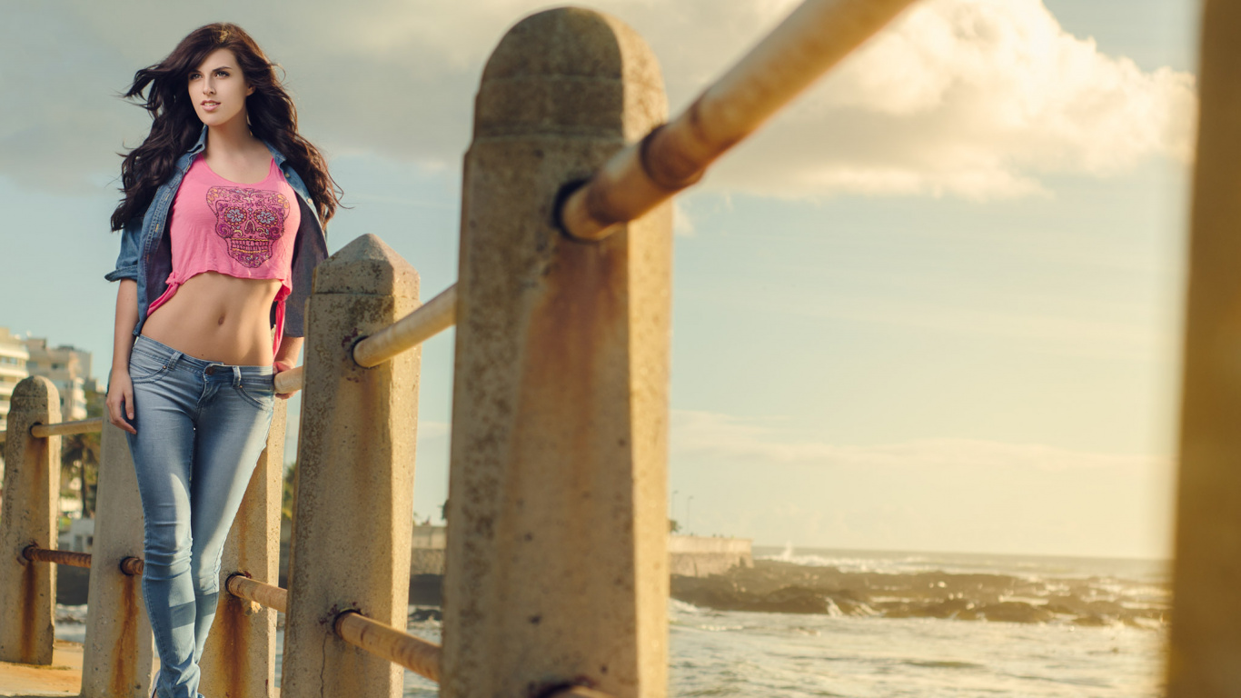 Jean, Meer, Strand, Shorts, Modell. Wallpaper in 1366x768 Resolution