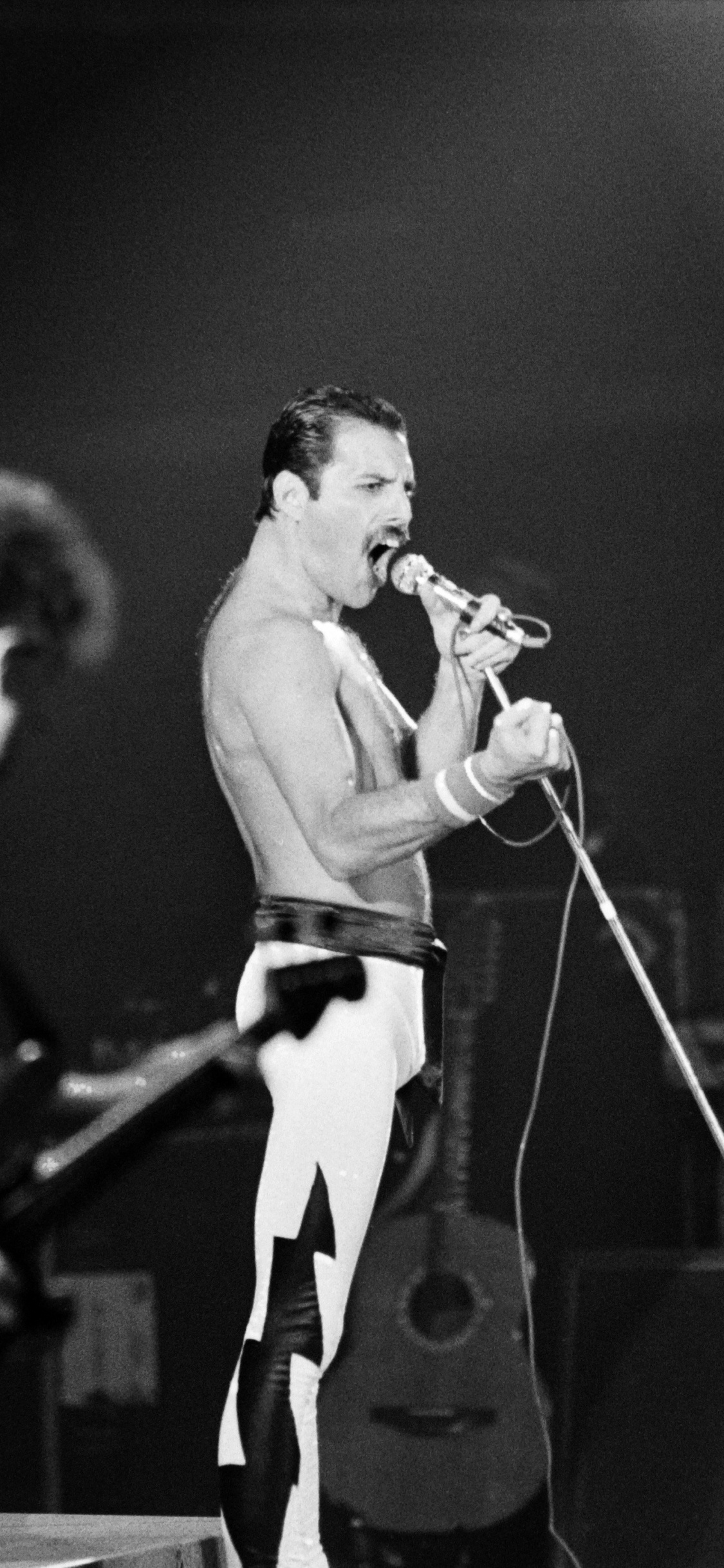 Freddie Mercury, Queen, Performance, Entertainment, Music. Wallpaper in 1125x2436 Resolution