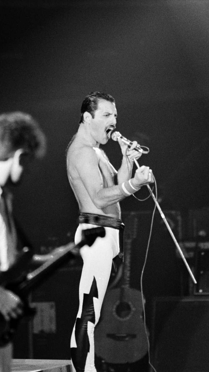 Freddie Mercury, Queen, Performance, Entertainment, Music. Wallpaper in 720x1280 Resolution