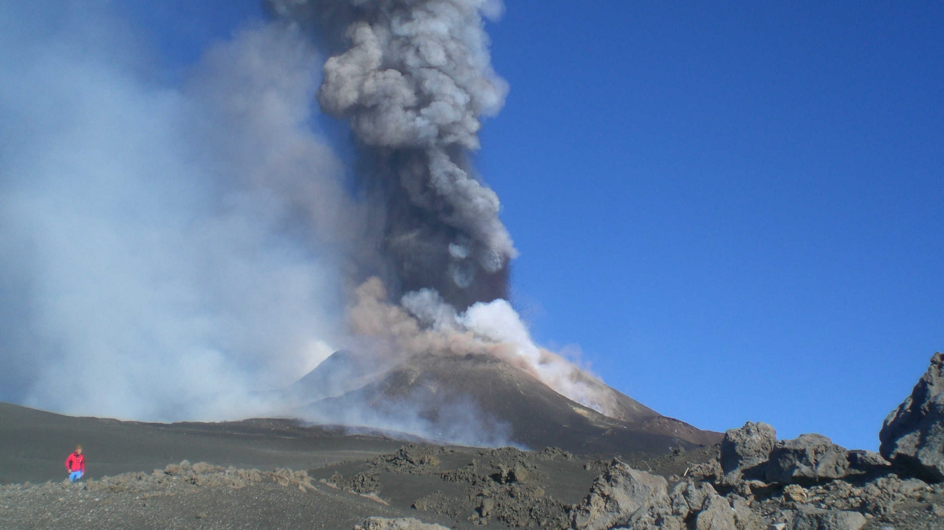 White Clouds on Blue Sky. Wallpaper in 1366x768 Resolution