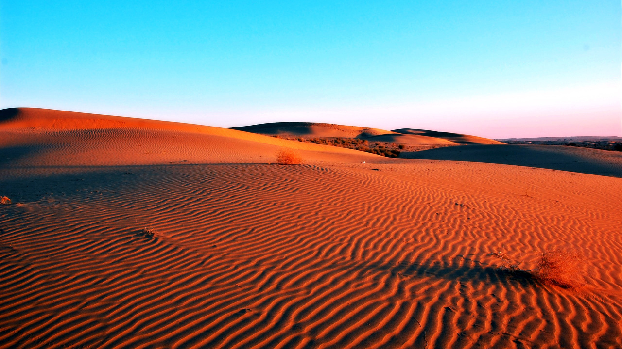 Désert de Sable Brun Pendant la Journée. Wallpaper in 1280x720 Resolution
