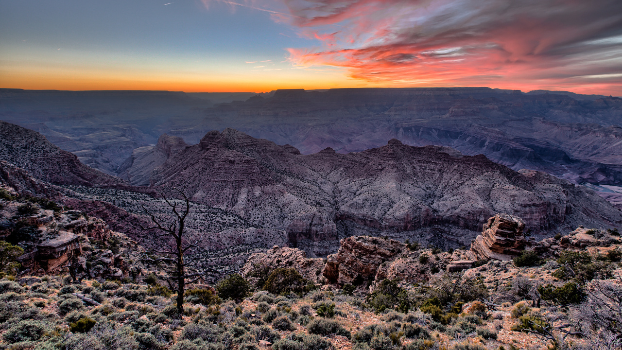 Green Trees on Brown Mountain During Sunset. Wallpaper in 1280x720 Resolution