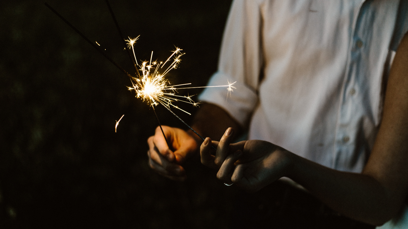 New Years Eve, New Year, Sparkler, Fireworks, Hand. Wallpaper in 1366x768 Resolution