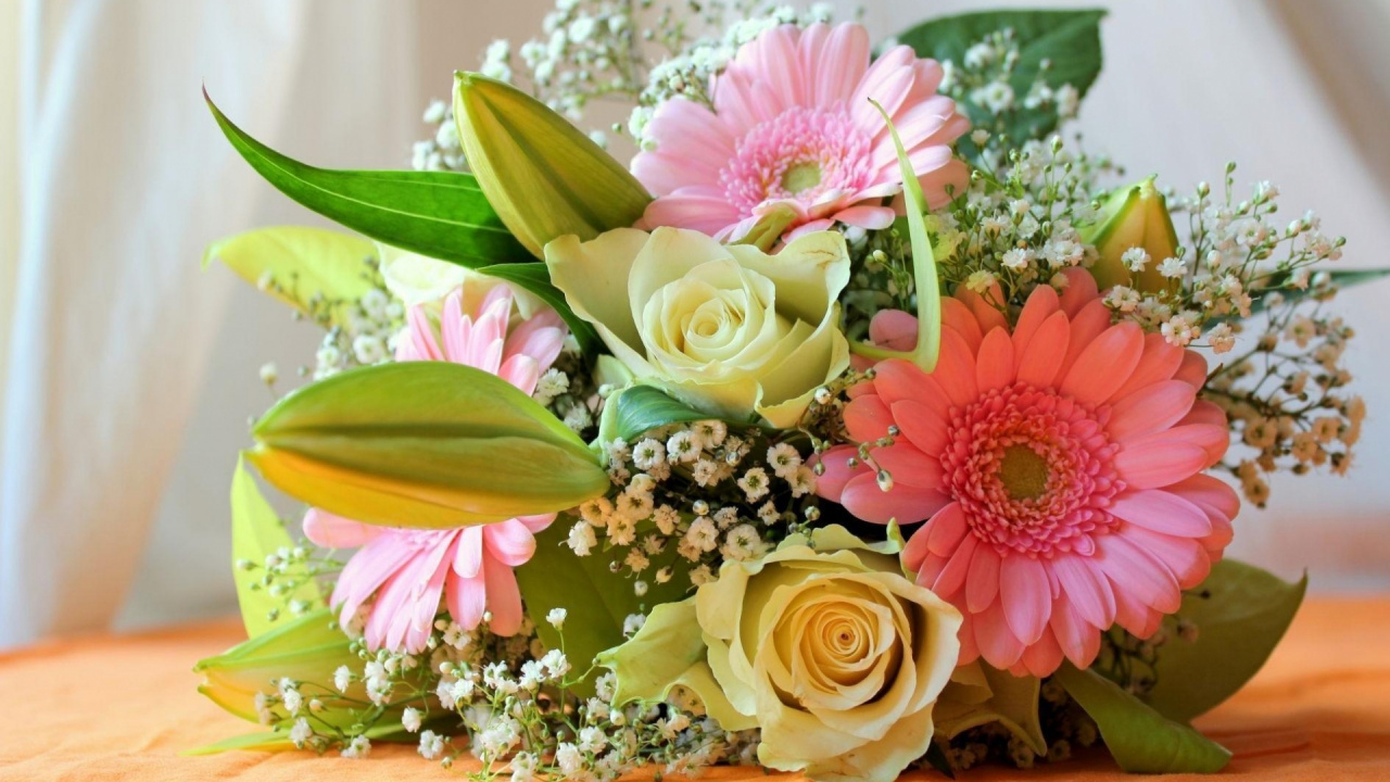 Pink and Yellow Roses Bouquet. Wallpaper in 1280x720 Resolution