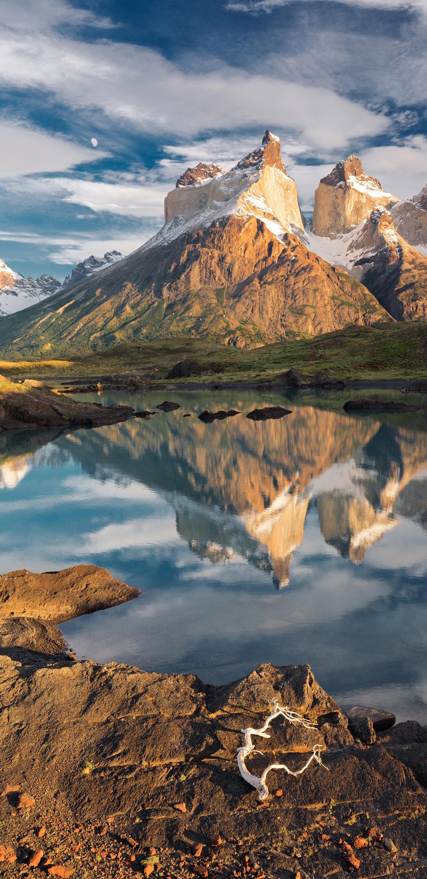 Reflexion, Cloud, Wasser, Naturlandschaft, Hochland. Wallpaper in 1440x2960 Resolution