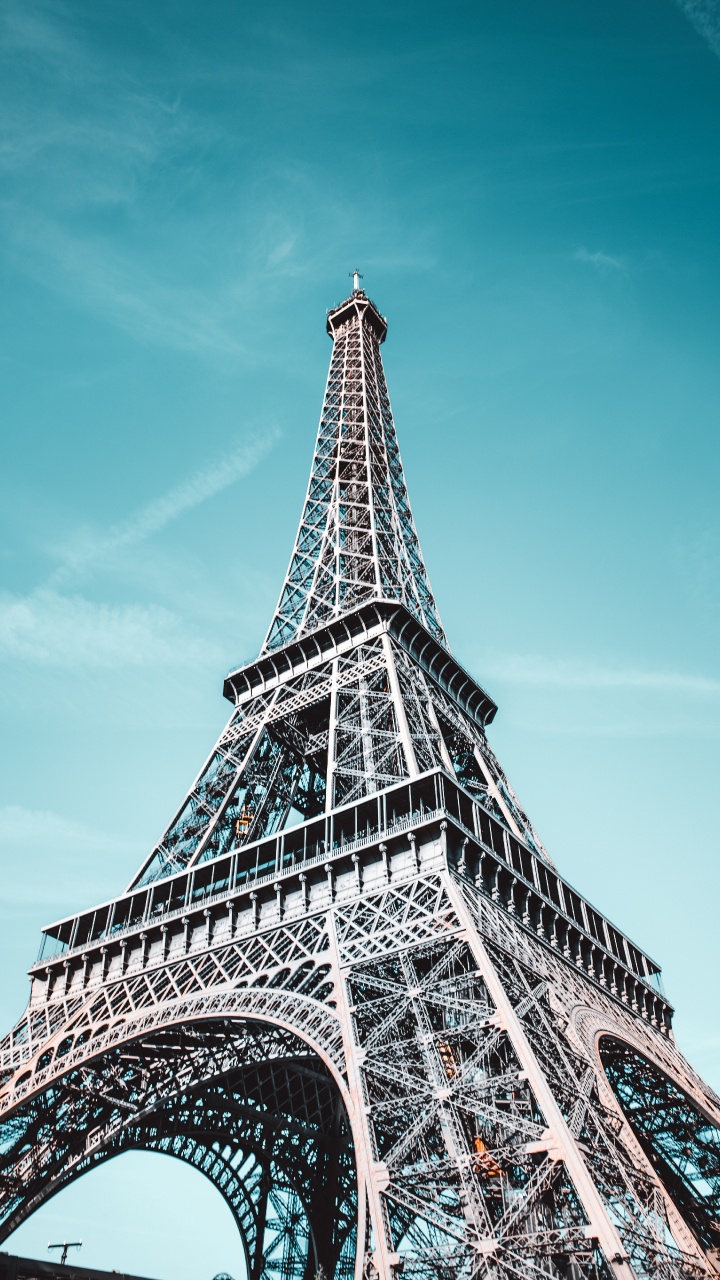 Tour Eiffel Sous Ciel Bleu Pendant la Journée. Wallpaper in 720x1280 Resolution