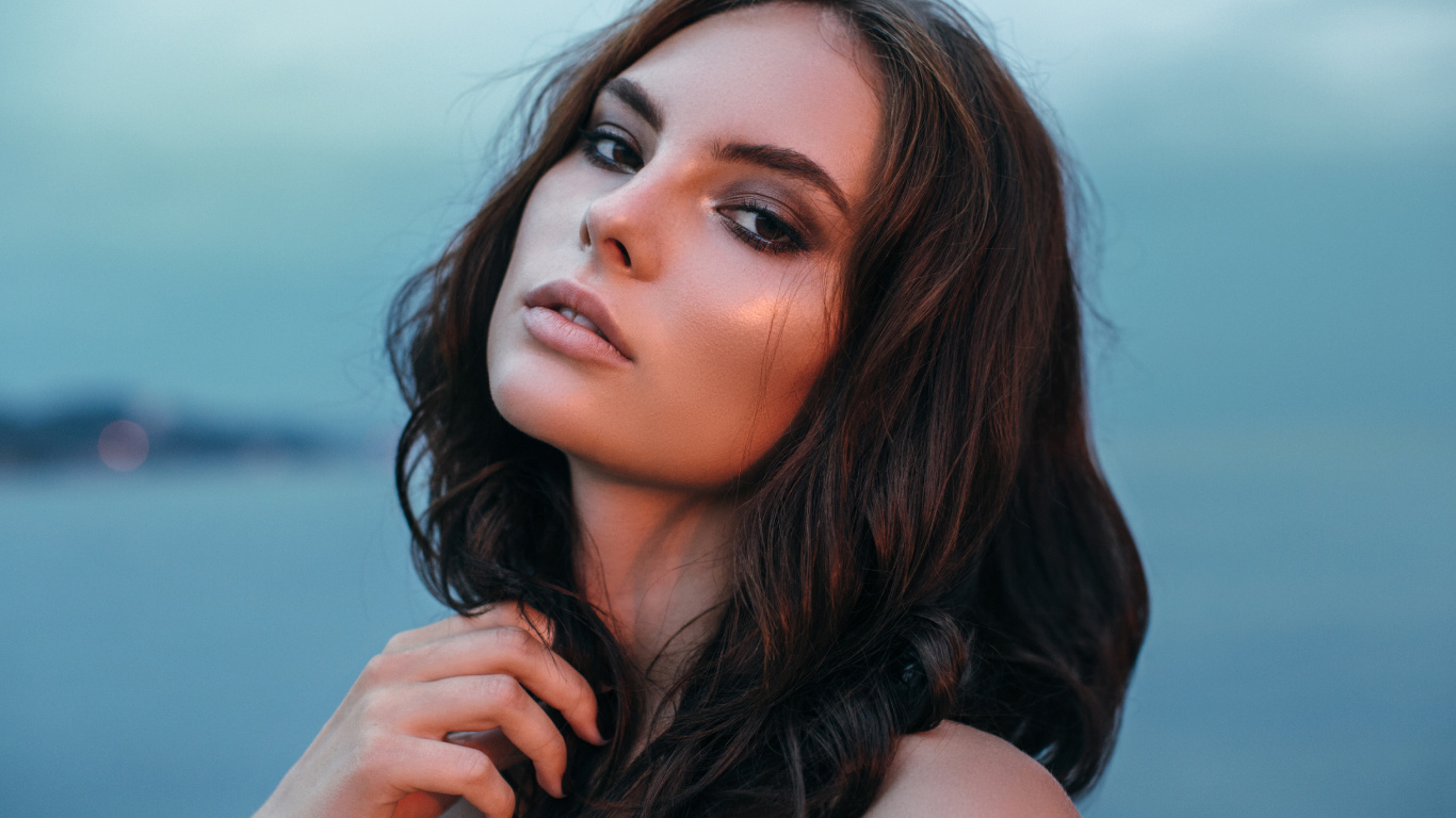 Belleza, Modelo, Cabello, Azul, Piel. Wallpaper in 1366x768 Resolution