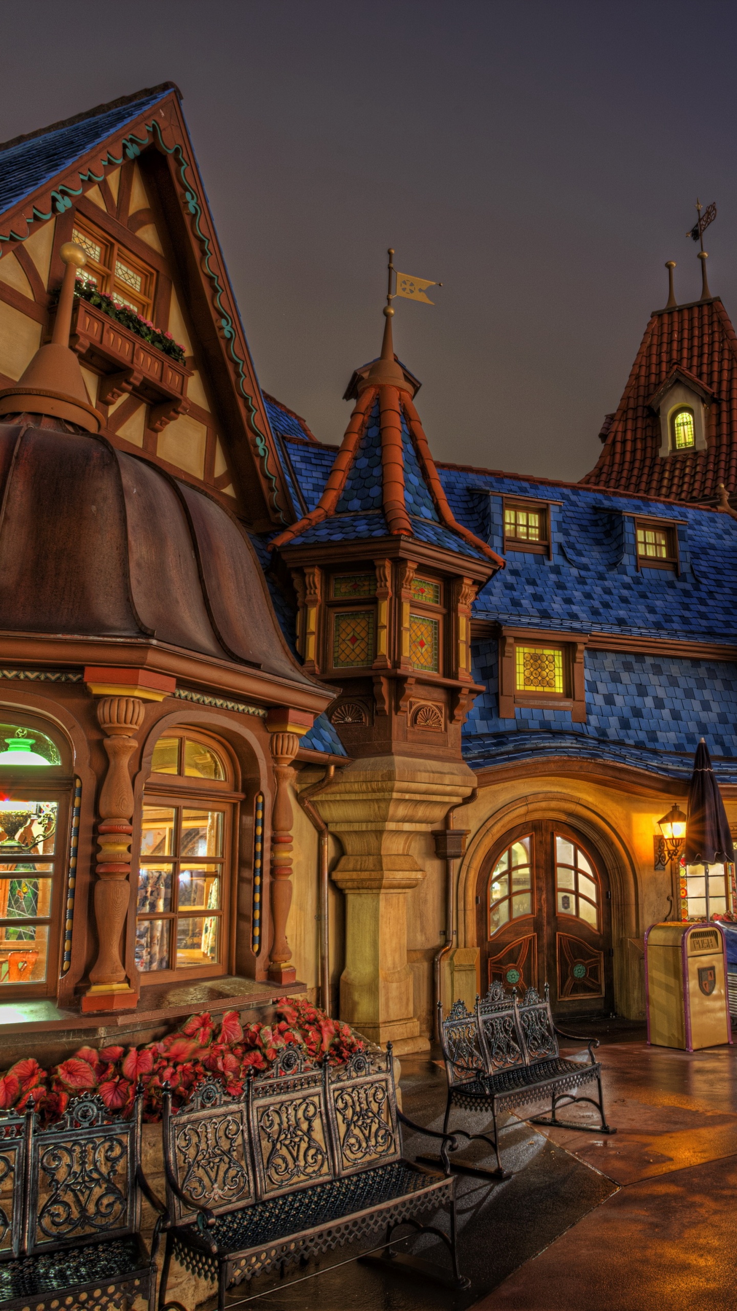 Edificio de Hormigón Marrón y Blanco Durante la Noche. Wallpaper in 1440x2560 Resolution