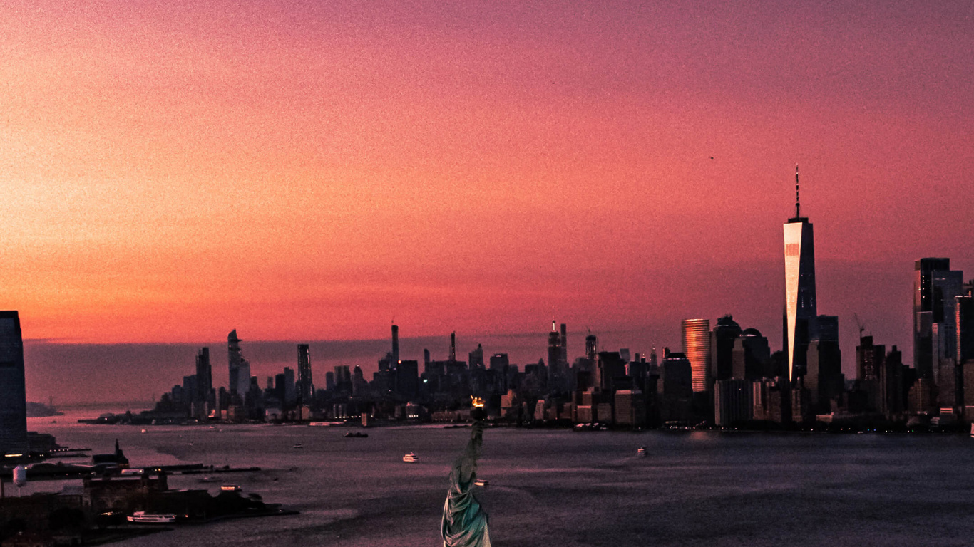 Nueva York, Liberty Tower, Estatua de la Libertad, Ambiente, Edificio. Wallpaper in 1366x768 Resolution