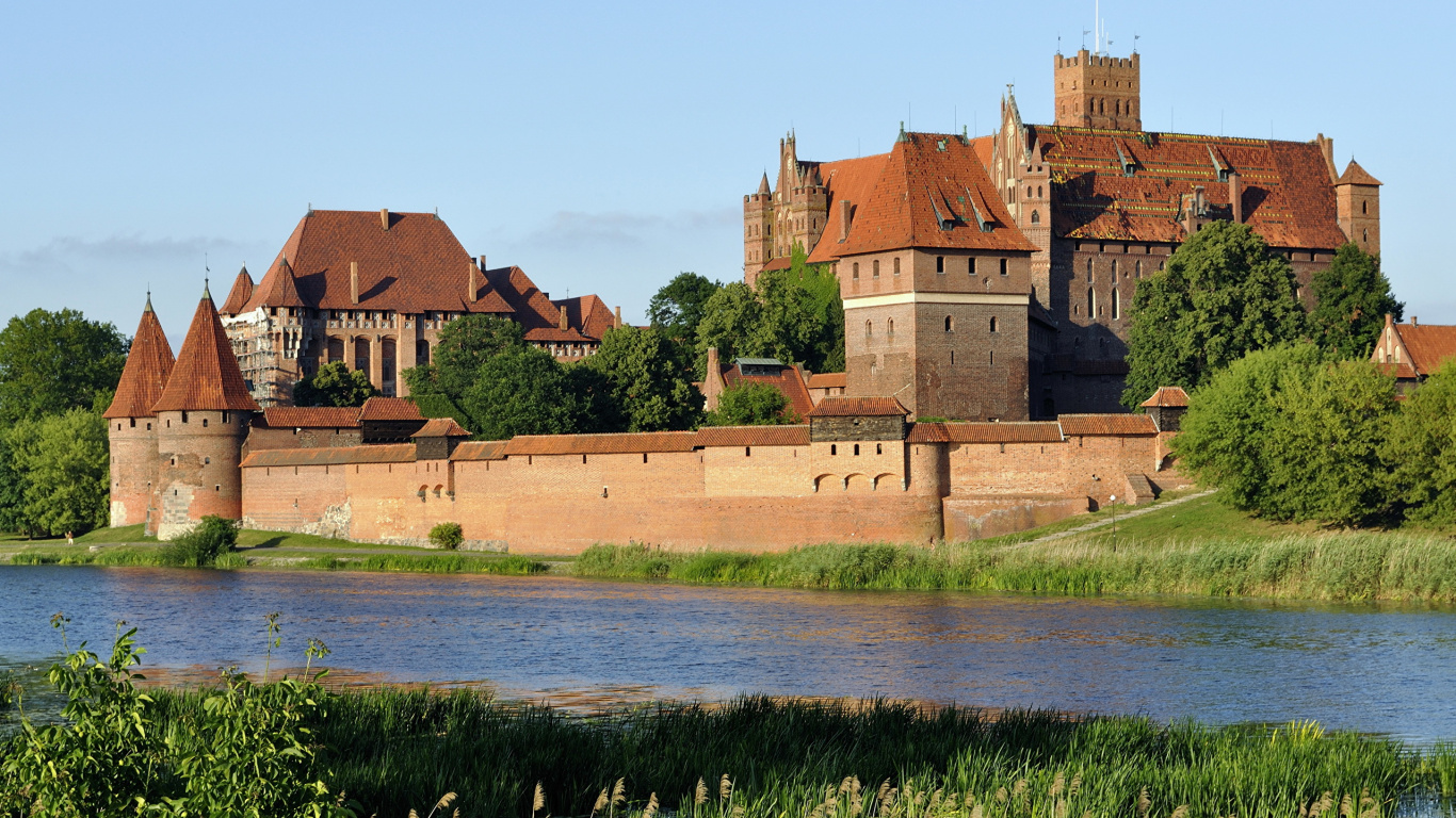 Le Château De Malbork, Château, Fortification, Voie Navigable, L'architecture Médiévale. Wallpaper in 1366x768 Resolution