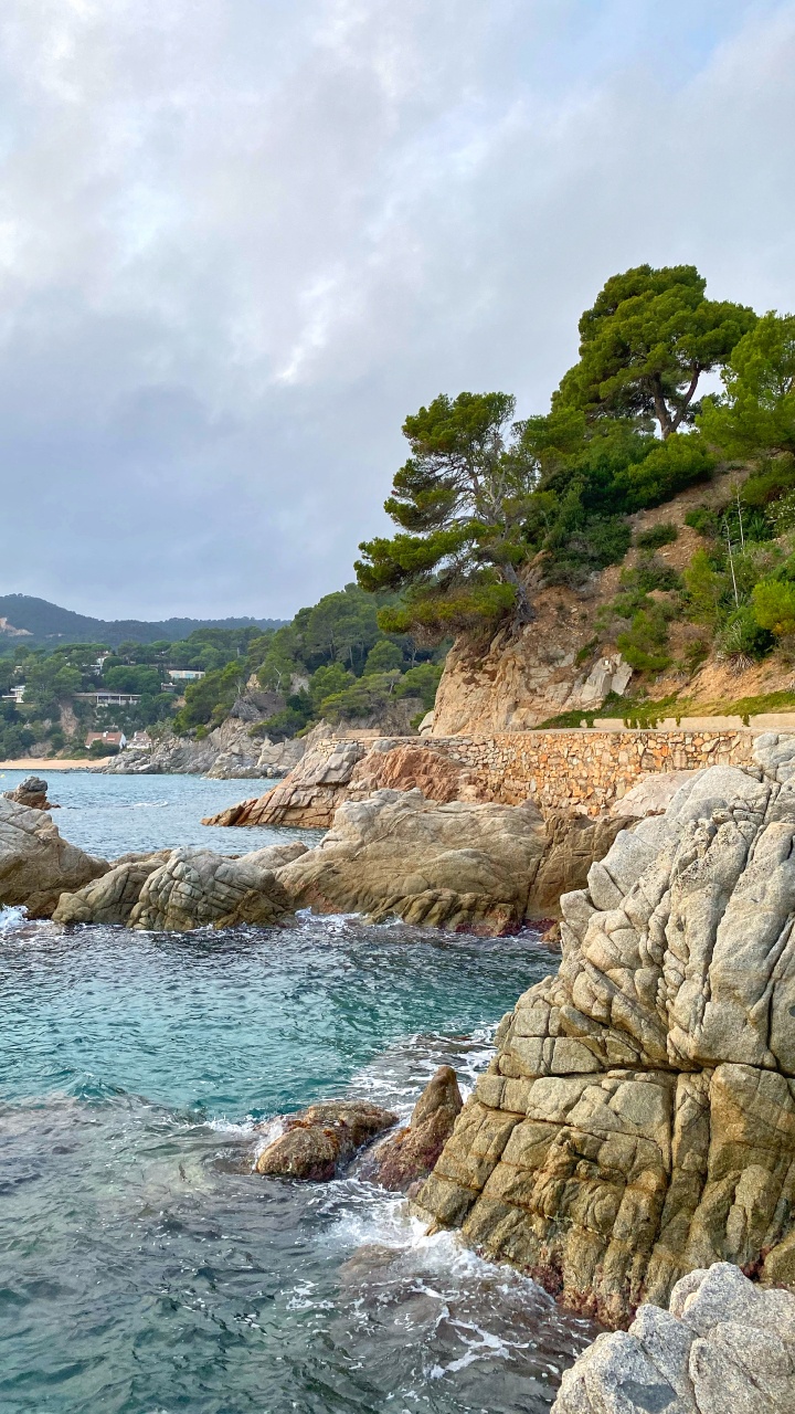 Coast, Body of Water, Water Resources, Rock, Promontory. Wallpaper in 720x1280 Resolution