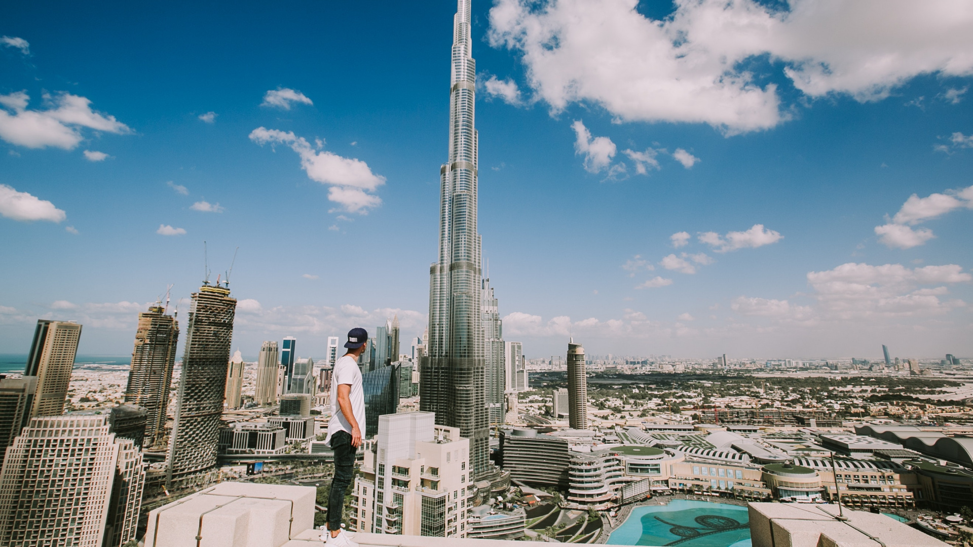 People Walking on Street Near High Rise Buildings During Daytime. Wallpaper in 1920x1080 Resolution
