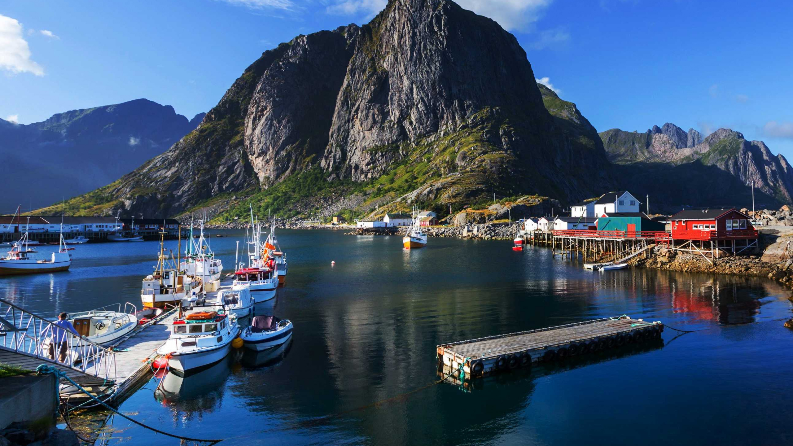 White and Blue Boat on Water Near Mountain During Daytime. Wallpaper in 2560x1440 Resolution