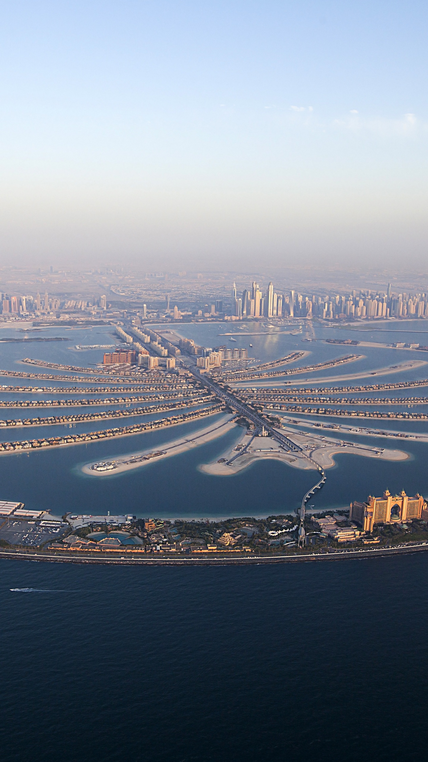 Vue Aérienne Des Bâtiments de la Ville Pendant la Journée. Wallpaper in 1440x2560 Resolution