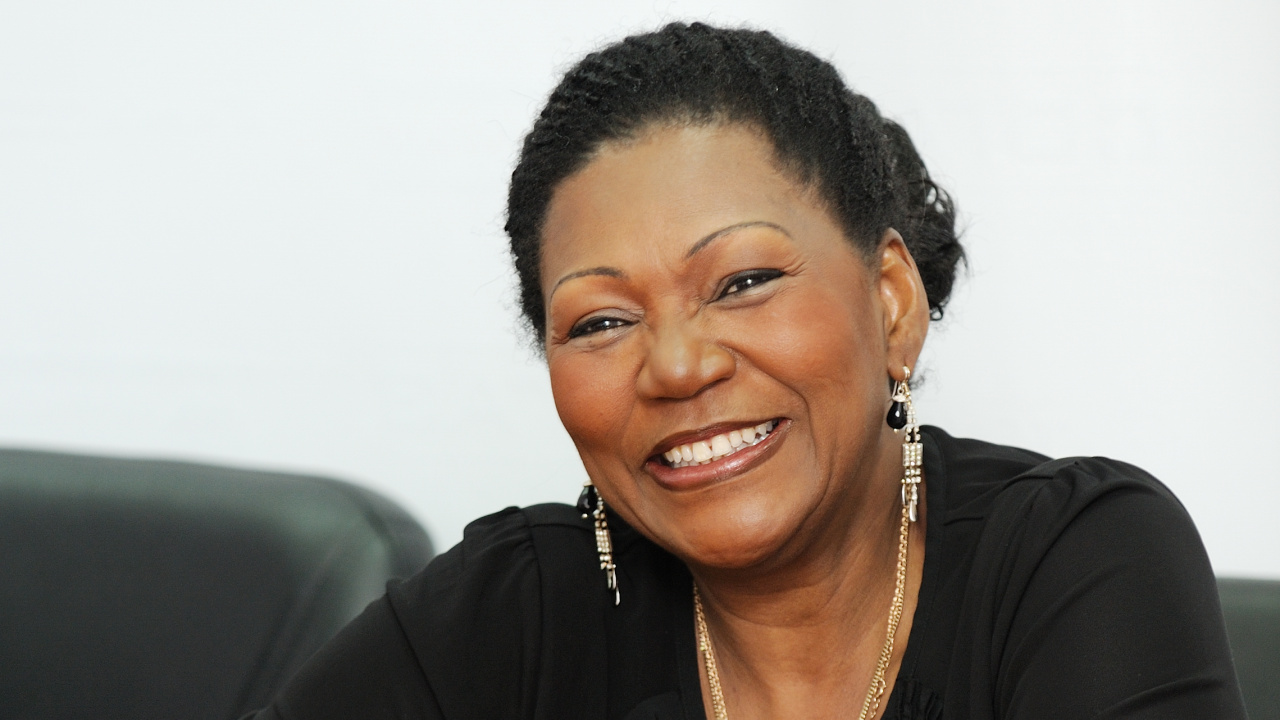 Lächeln, Kaufmann, Socialite, Unternehmertum, Kinn. Wallpaper in 1280x720 Resolution