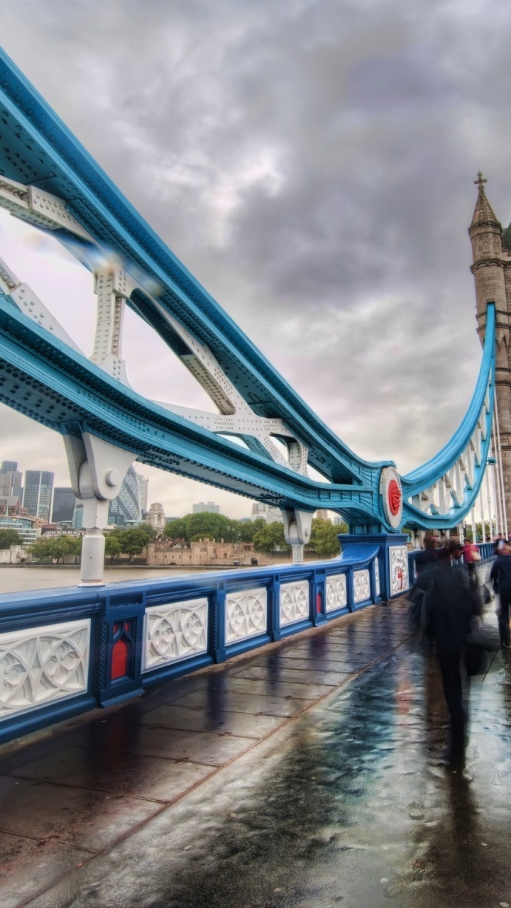 People Walking on Bridge During Daytime. Wallpaper in 720x1280 Resolution