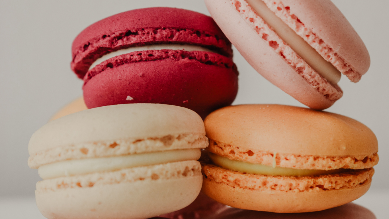 3 Pink and White Macaroons. Wallpaper in 1366x768 Resolution