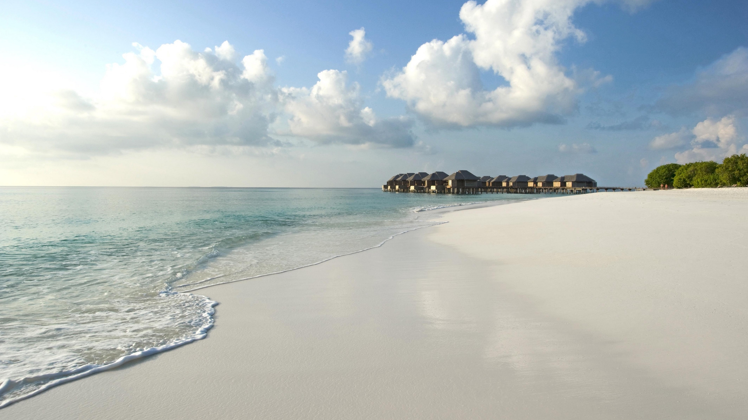 White Sand Beach During Daytime. Wallpaper in 2560x1440 Resolution