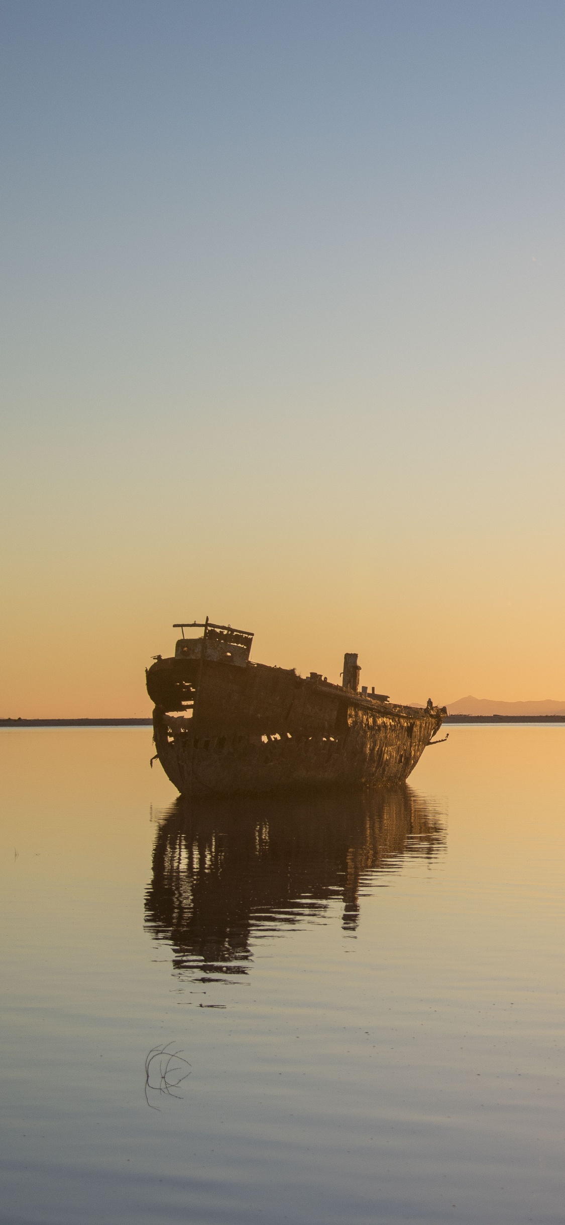 Horizon, Sunset, Reflection, Morning, Calm. Wallpaper in 1125x2436 Resolution