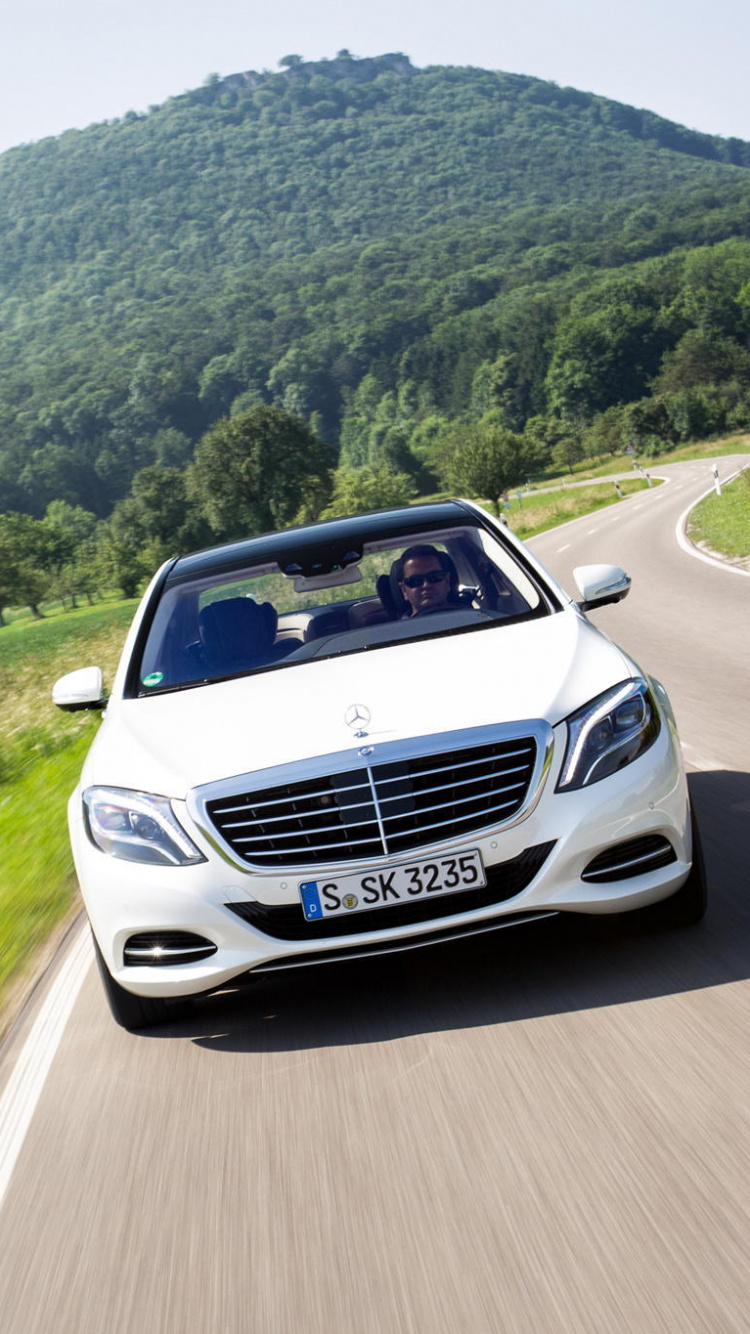 White Mercedes Benz Car on Road During Daytime. Wallpaper in 750x1334 Resolution