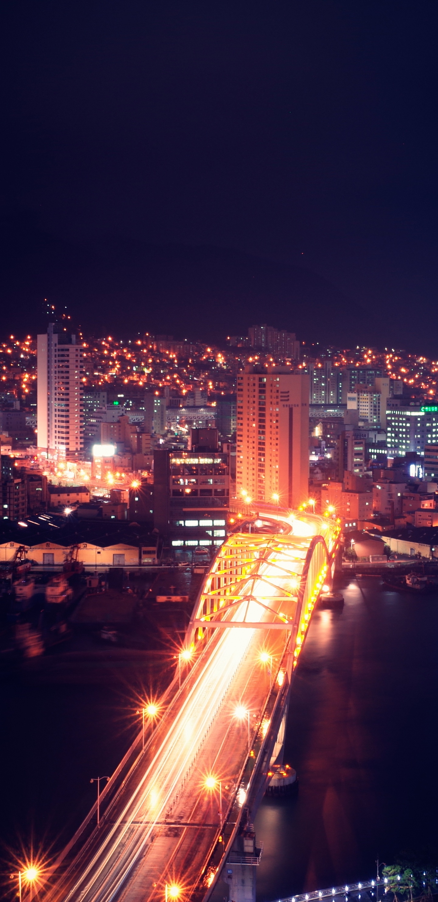 Skyline Der Stadt Bei Nacht Night. Wallpaper in 1440x2960 Resolution