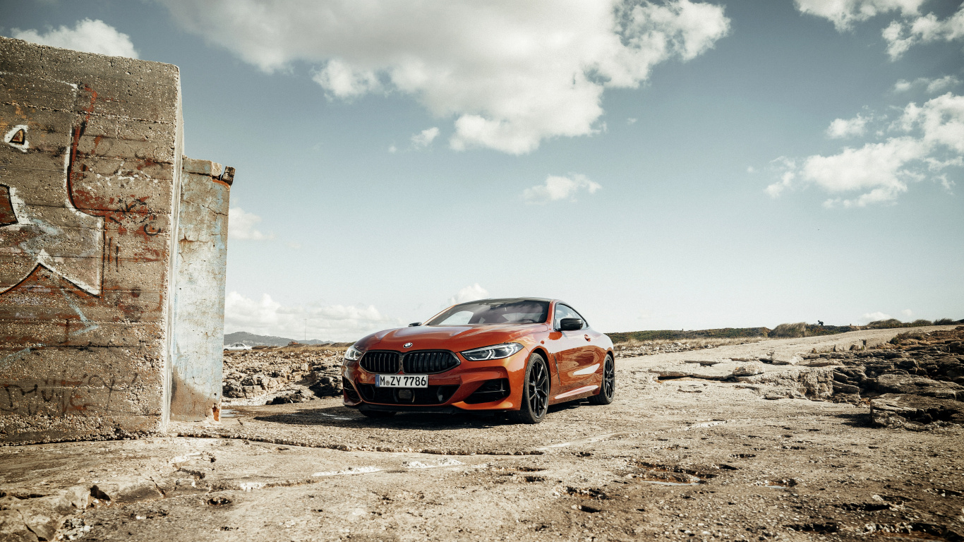 Rotes Audi a 4 Coupe Auf Braunem Sand Unter Blauem Himmel Tagsüber. Wallpaper in 1366x768 Resolution