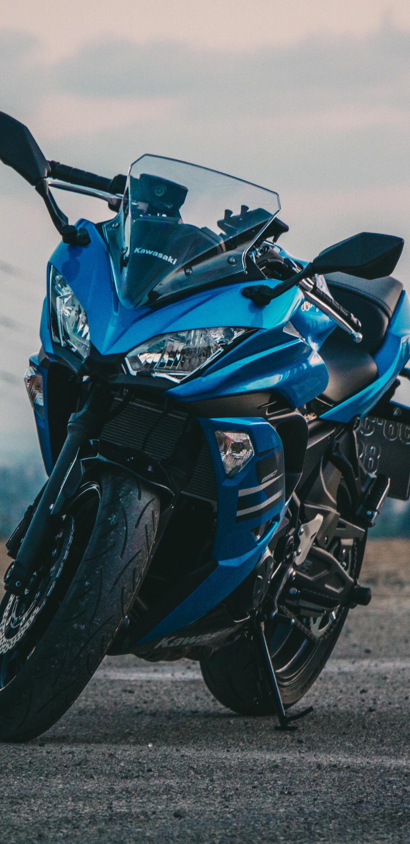 Blue and Black Sports Bike on Gray Asphalt Road During Daytime. Wallpaper in 1440x2960 Resolution