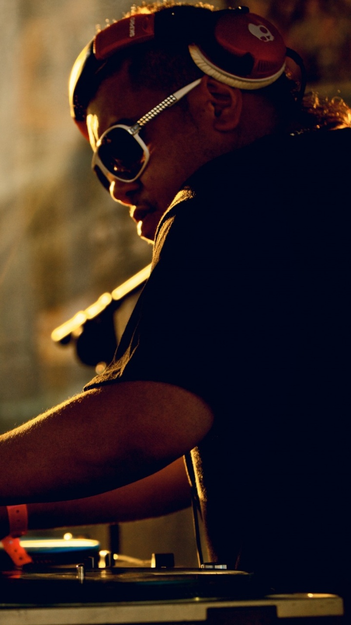 Mezclador de DJ, dj Mix, Disc Jockey, Sica, Mezcladores de Audio. Wallpaper in 720x1280 Resolution