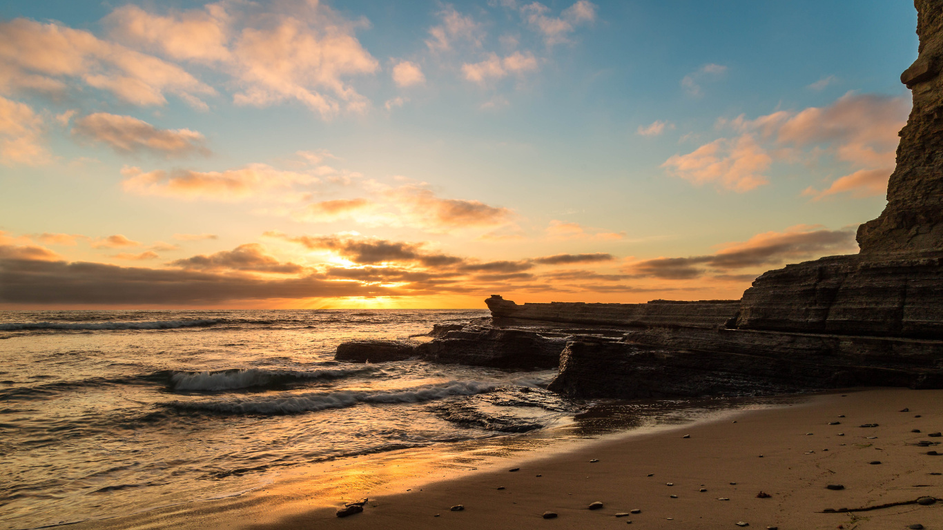 Meer, Cloud, Wasser, Atmosphäre, Naturlandschaft. Wallpaper in 1366x768 Resolution