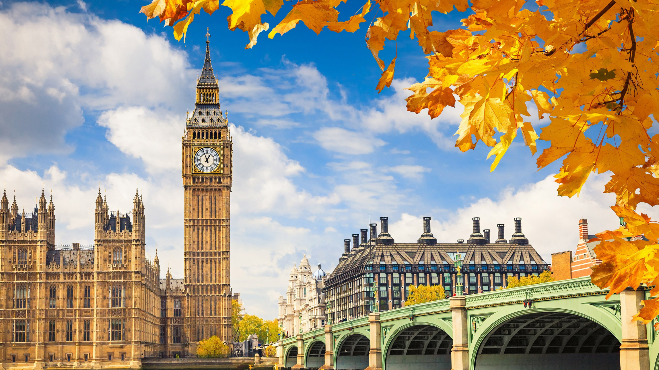 Big Ben Under Blue Sky and White Clouds During Daytime. Wallpaper in 2560x1440 Resolution