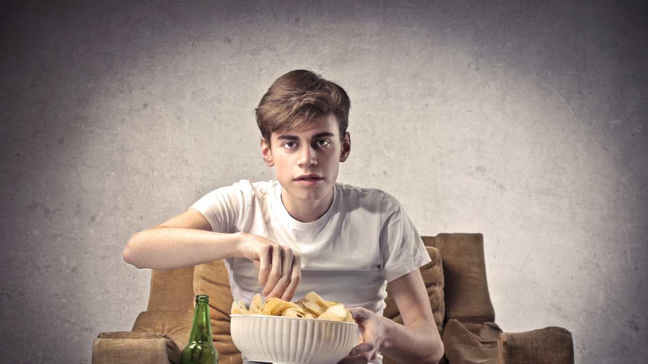 Sitting, Eating, Food, Disease, Beer. Wallpaper in 1280x720 Resolution