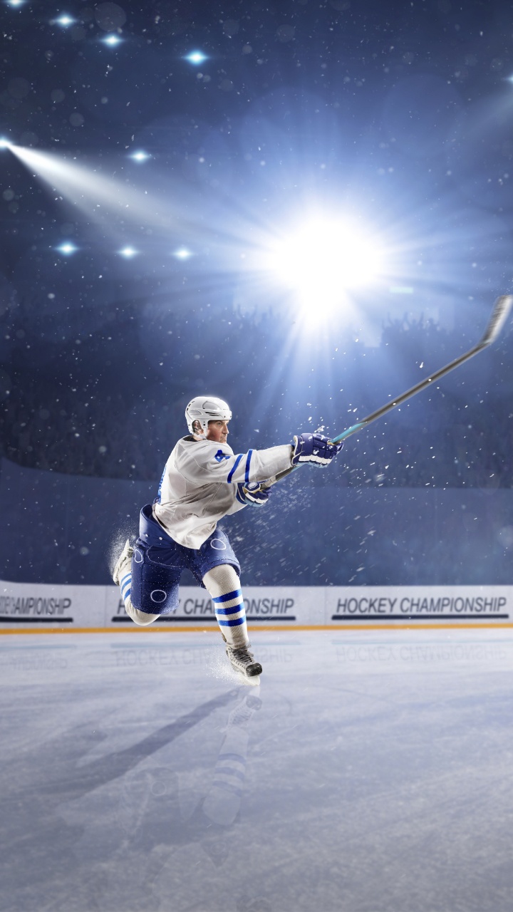 Homme en Chemise Jersey Bleu et Blanc à Cheval Sur Une Planche à Roulettes Rouge. Wallpaper in 720x1280 Resolution