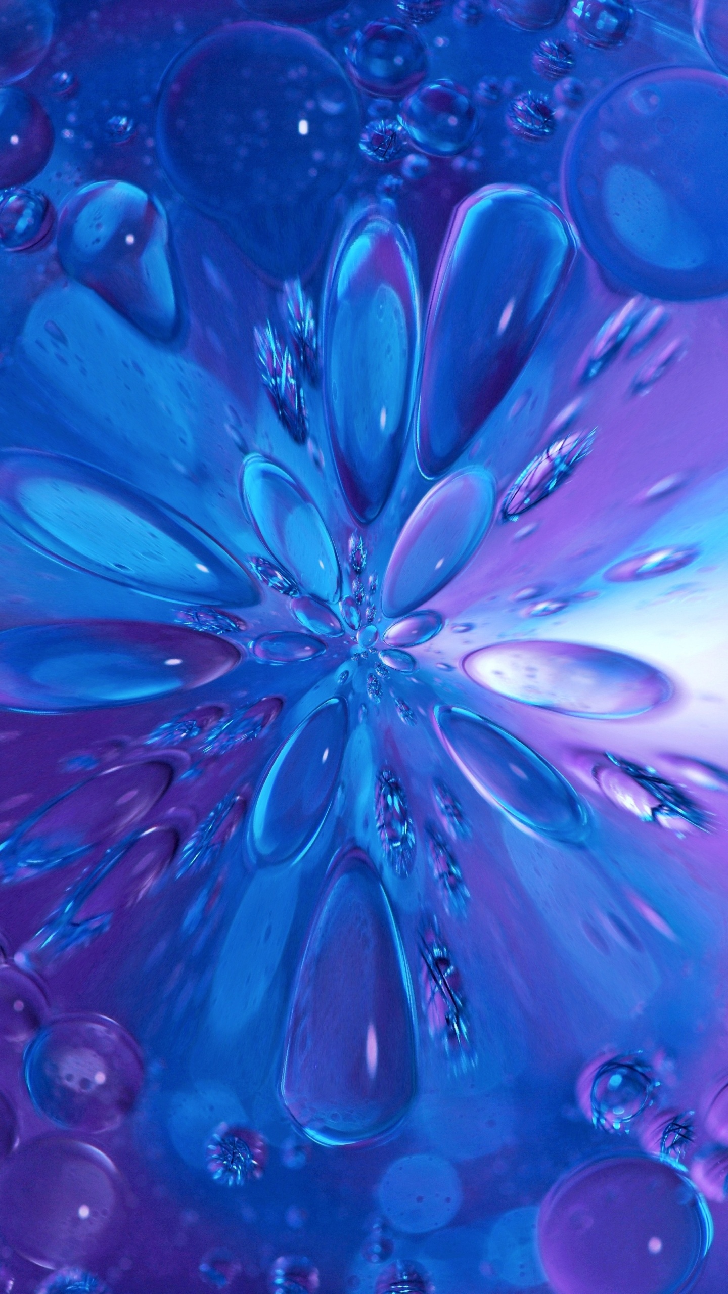 Wassertropfen Auf Blauem Glas. Wallpaper in 1440x2560 Resolution