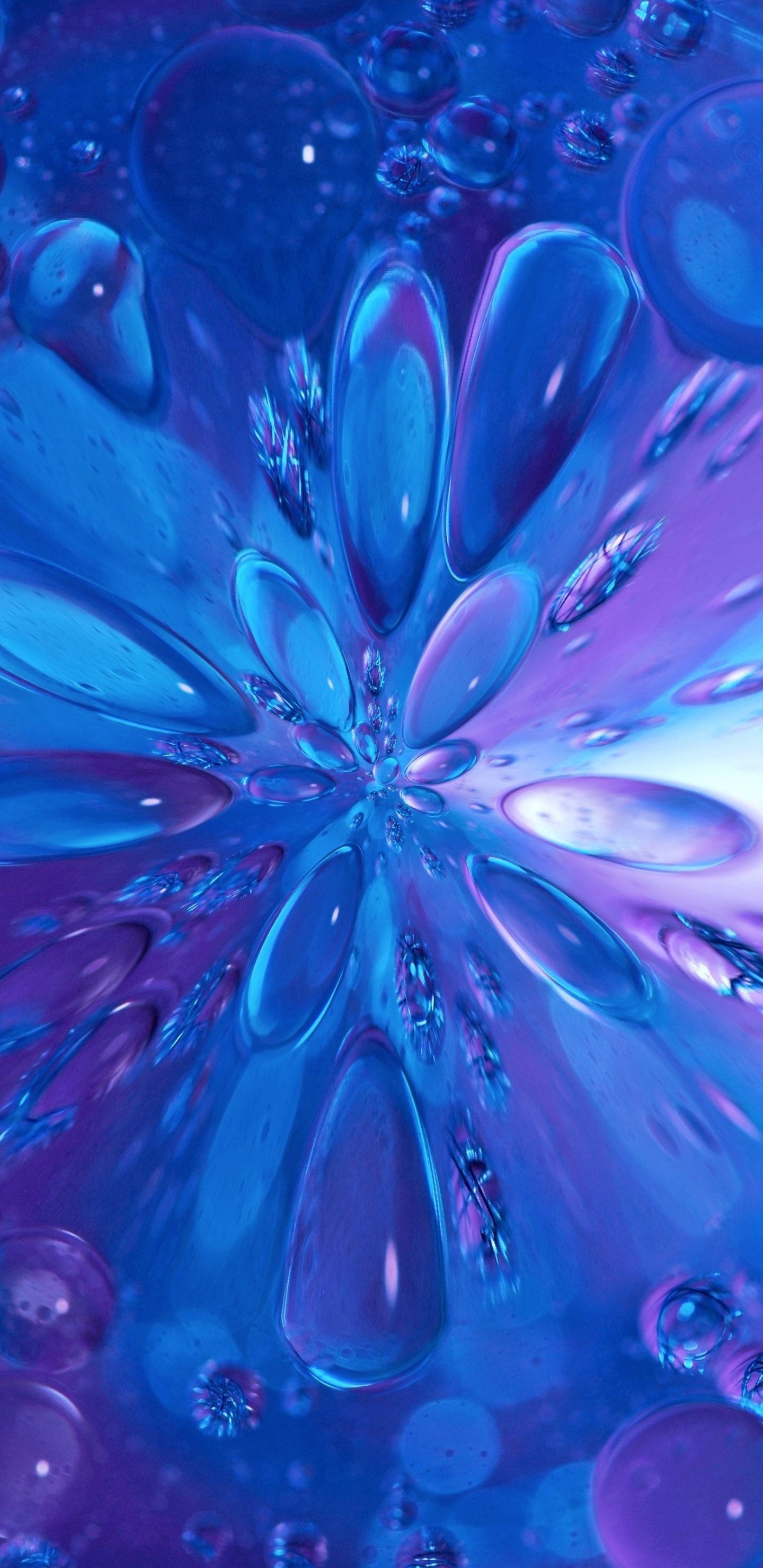 Wassertropfen Auf Blauem Glas. Wallpaper in 1440x2960 Resolution